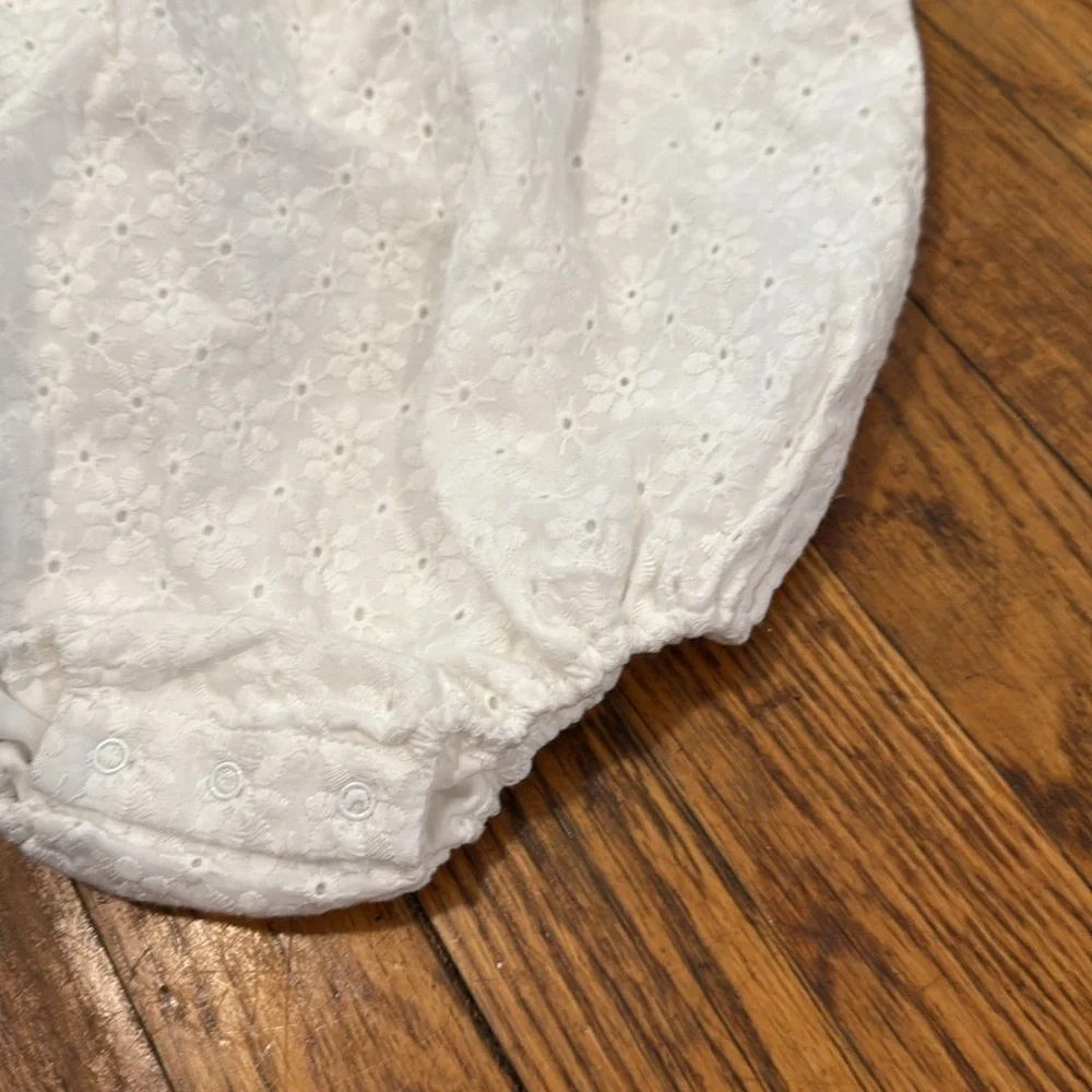 NWT EGG by Susan Lazar White Eyelet Baby bubble ginger Romper 100% cotton 18/24